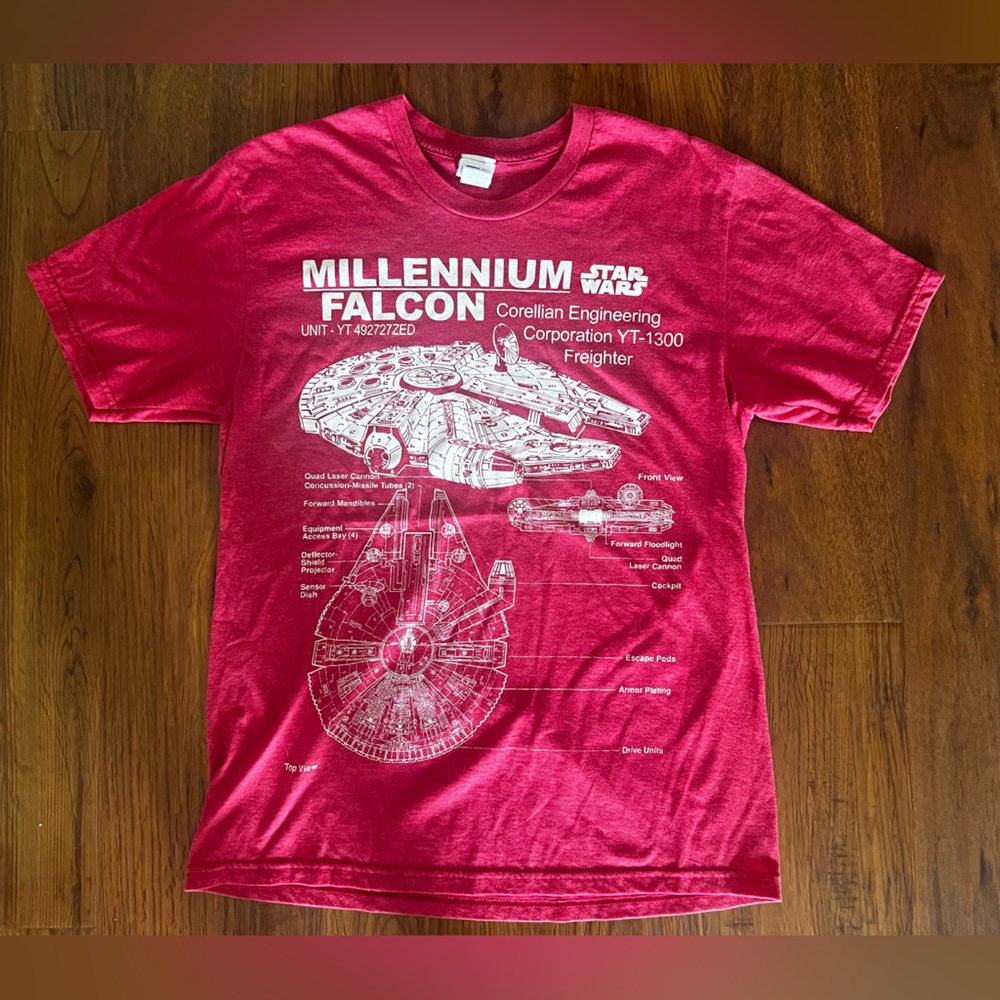 Star Wars T-shirt Millenium Falcon ; Mens Medium Red